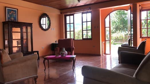 Casa amplia en Sector La Esperanza foto 2